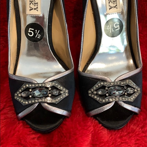 Badgley Mischka Satin Black Platform Heel - Picture 2 of 4
